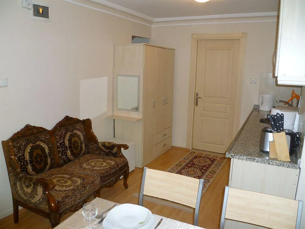 Ekim Apartments Стамбул 3*,